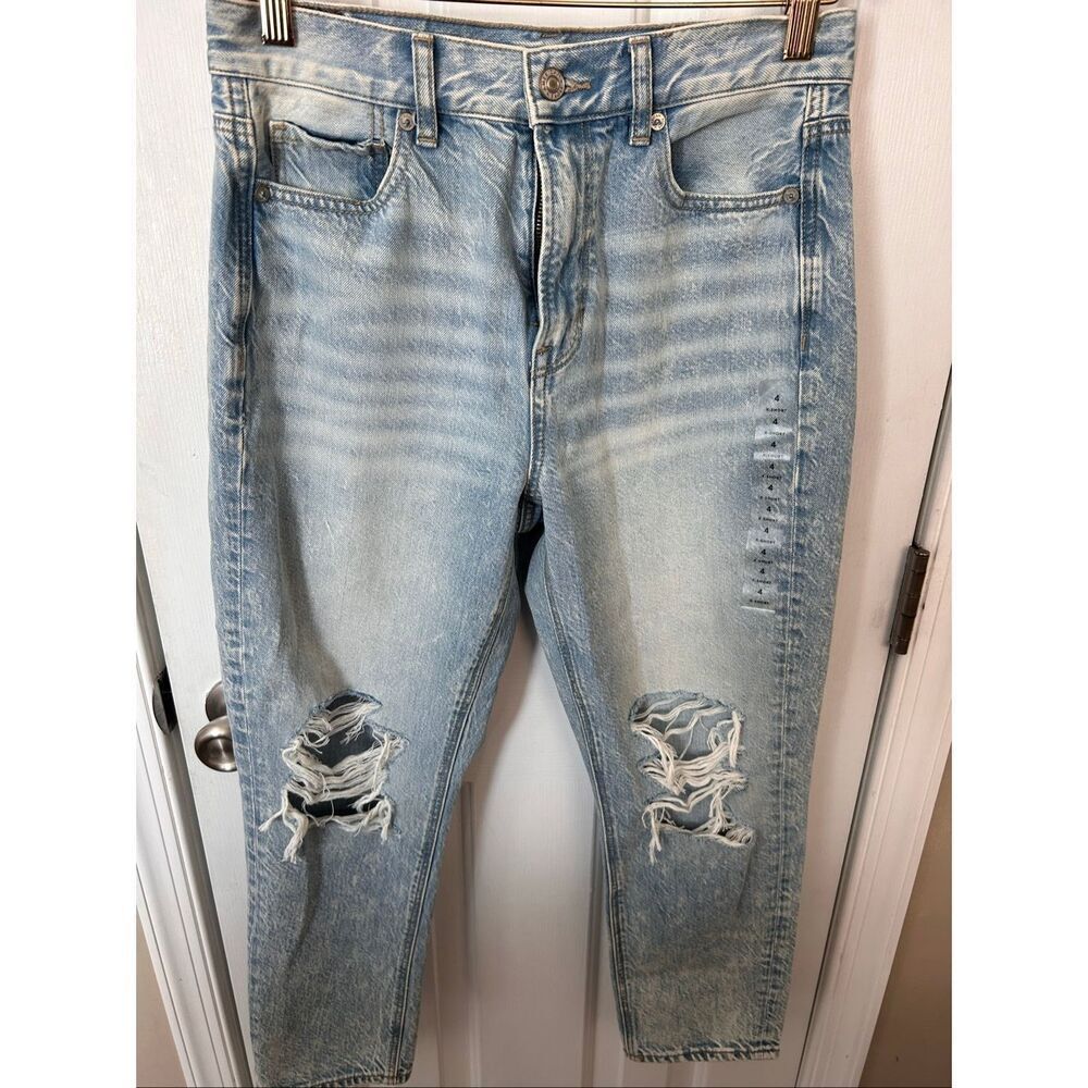 American eagle light blue mom fit short jeans size 4S ripped distressed